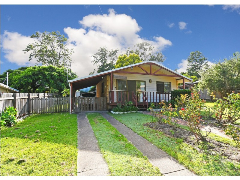 9 Top Street, Torquay QLD 4655