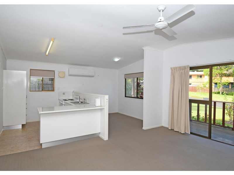 9 Top Street, Torquay QLD 4655