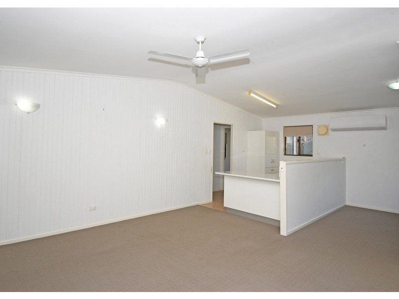 9 Top Street, Torquay QLD 4655