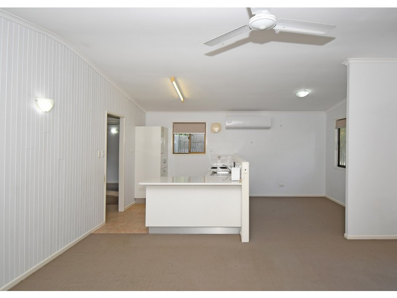 9 Top Street, Torquay QLD 4655