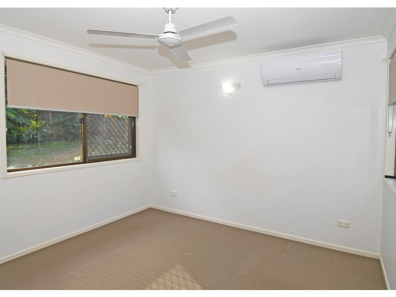 9 Top Street, Torquay QLD 4655