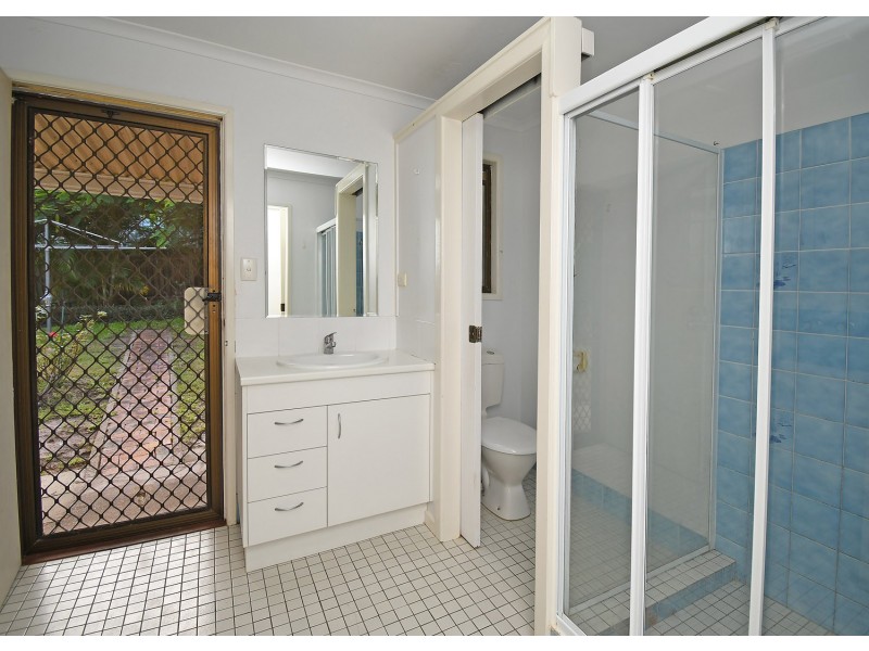 9 Top Street, Torquay QLD 4655