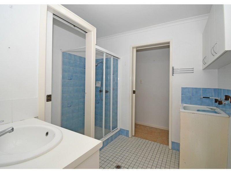 9 Top Street, Torquay QLD 4655