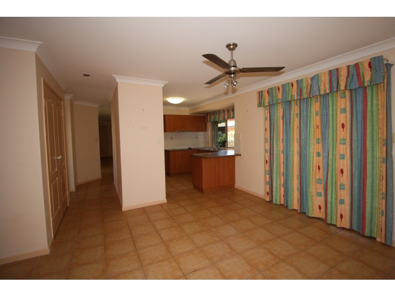 28 Limpus Street, Urangan QLD 4655