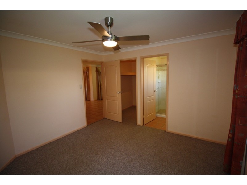 28 Limpus Street, Urangan QLD 4655