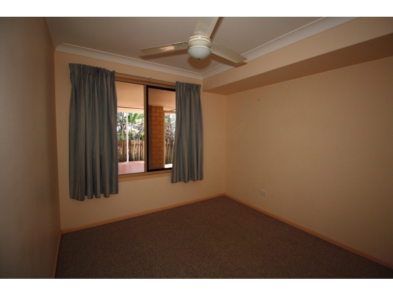 28 Limpus Street, Urangan QLD 4655