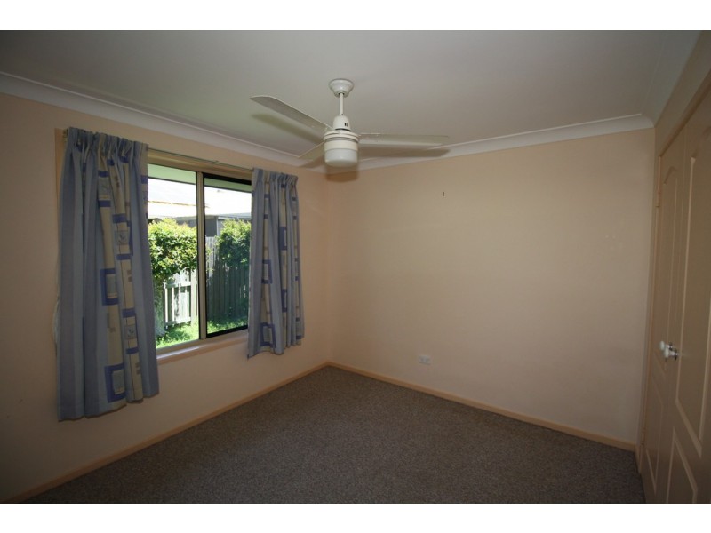 28 Limpus Street, Urangan QLD 4655