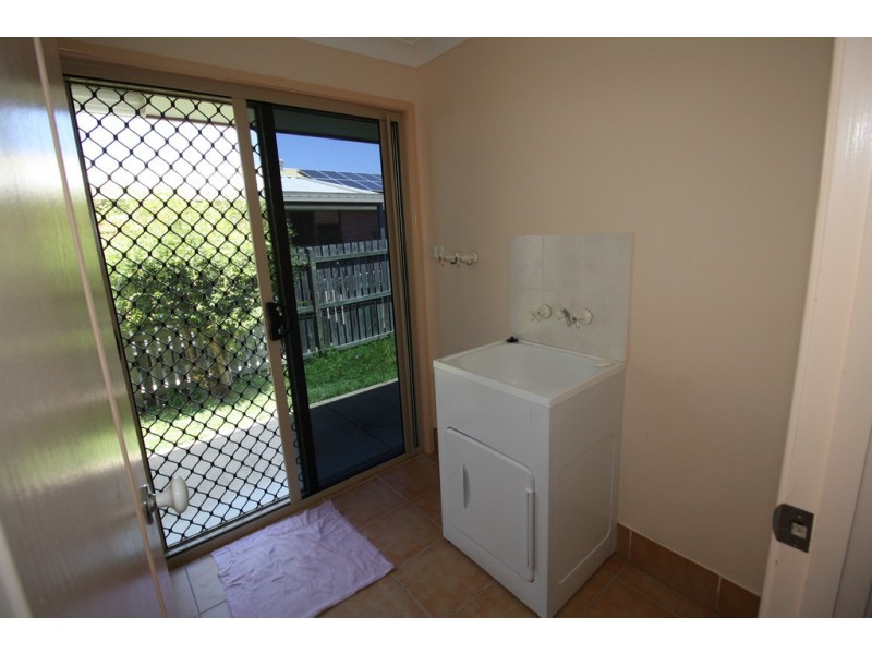 28 Limpus Street, Urangan QLD 4655