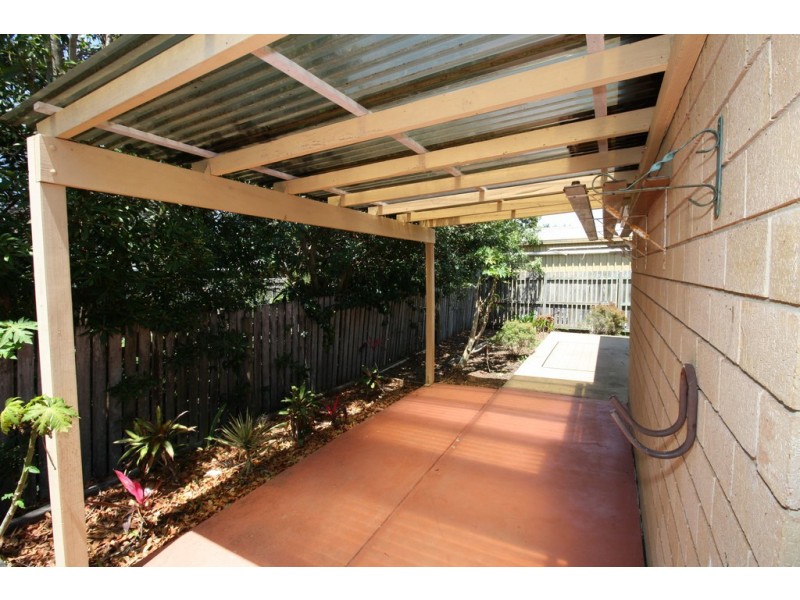 28 Limpus Street, Urangan QLD 4655