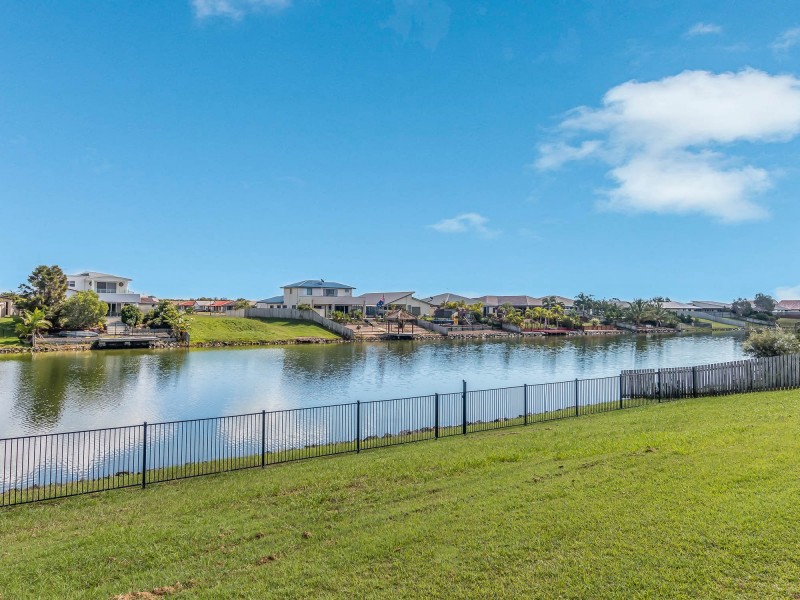44 Earl St Vincent Circuit, Eli Waters QLD 4655