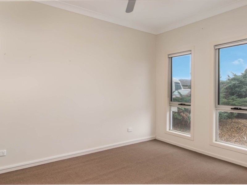 44 Earl St Vincent Circuit, Eli Waters QLD 4655