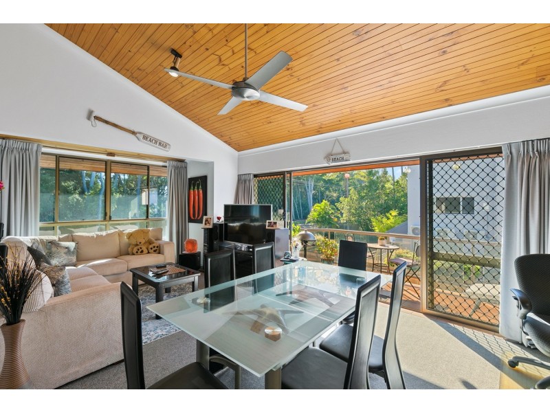 1/406 Esplanade, Torquay QLD 4655