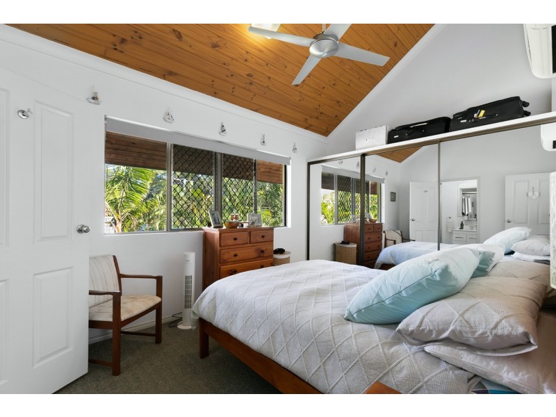 1/406 Esplanade, Torquay QLD 4655