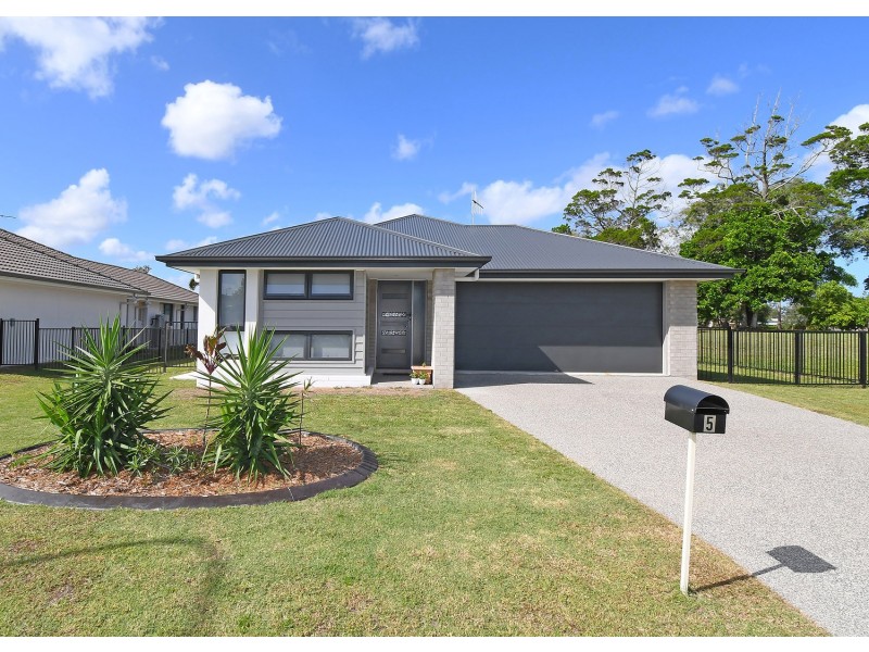 5 Barramundi Drive, Burrum Heads QLD 4659