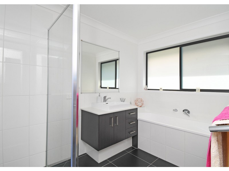 5 Barramundi Drive, Burrum Heads QLD 4659