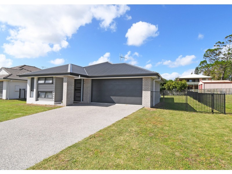 5 Barramundi Drive, Burrum Heads QLD 4659