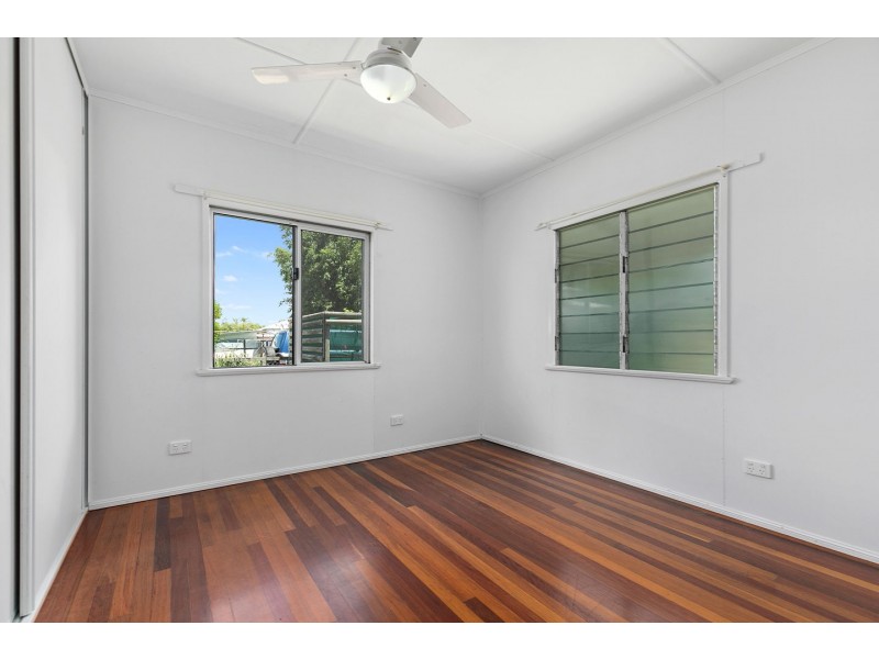 69 Beach Road, Pialba QLD 4655