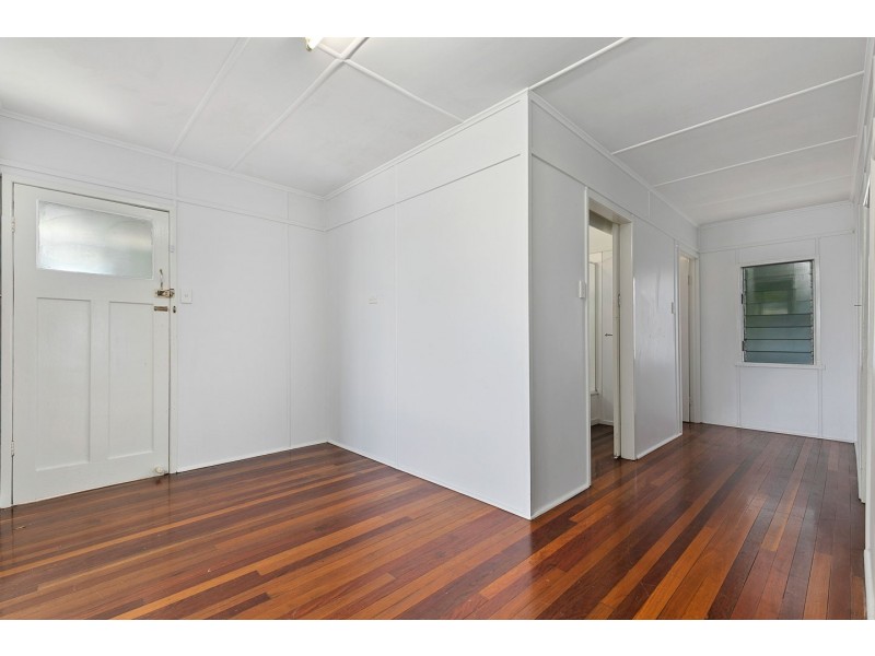 69 Beach Road, Pialba QLD 4655