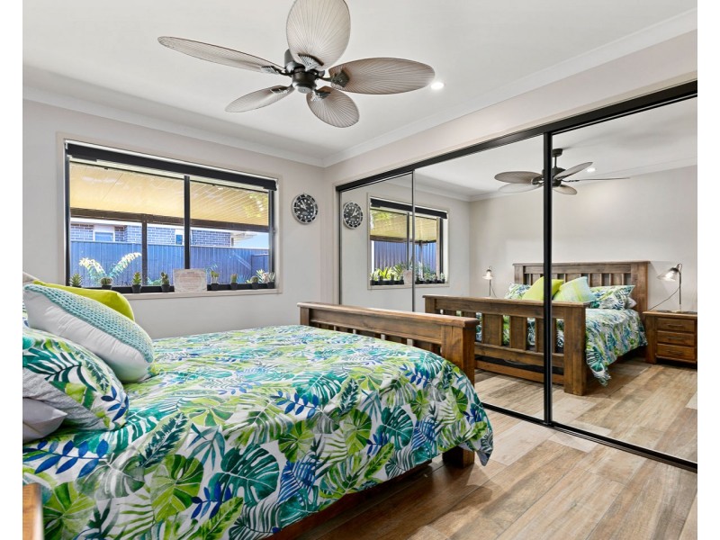 6 Blackpepper Avenue, Nikenbah QLD 4655