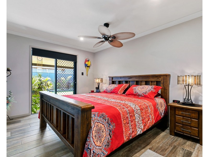 6 Blackpepper Avenue, Nikenbah QLD 4655