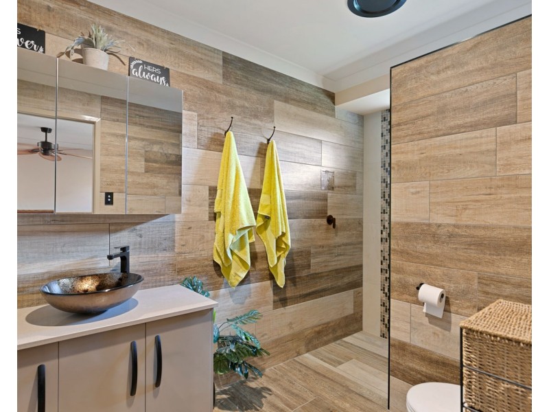 6 Blackpepper Avenue, Nikenbah QLD 4655