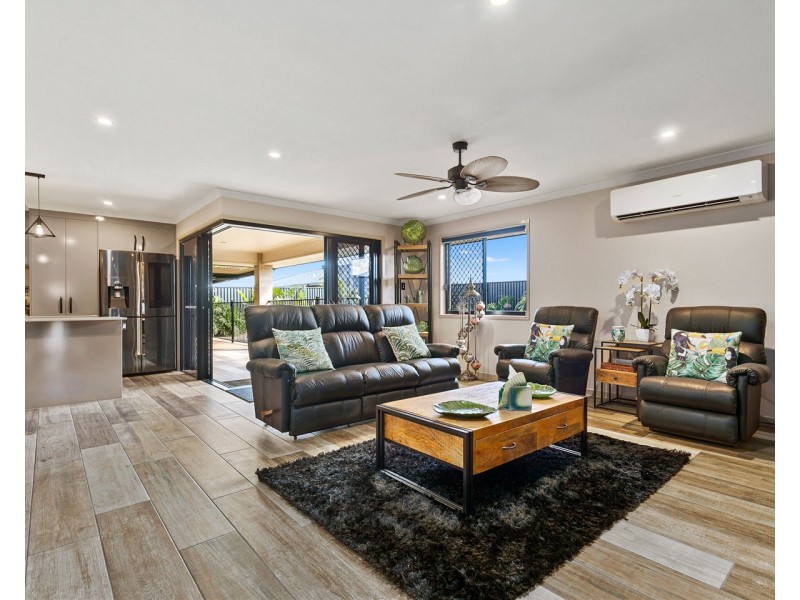 6 Blackpepper Avenue, Nikenbah QLD 4655