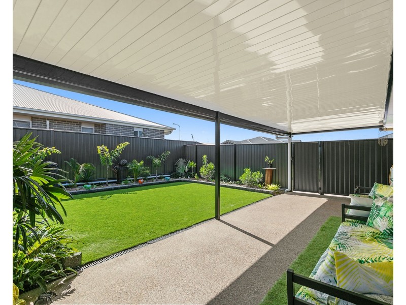 6 Blackpepper Avenue, Nikenbah QLD 4655