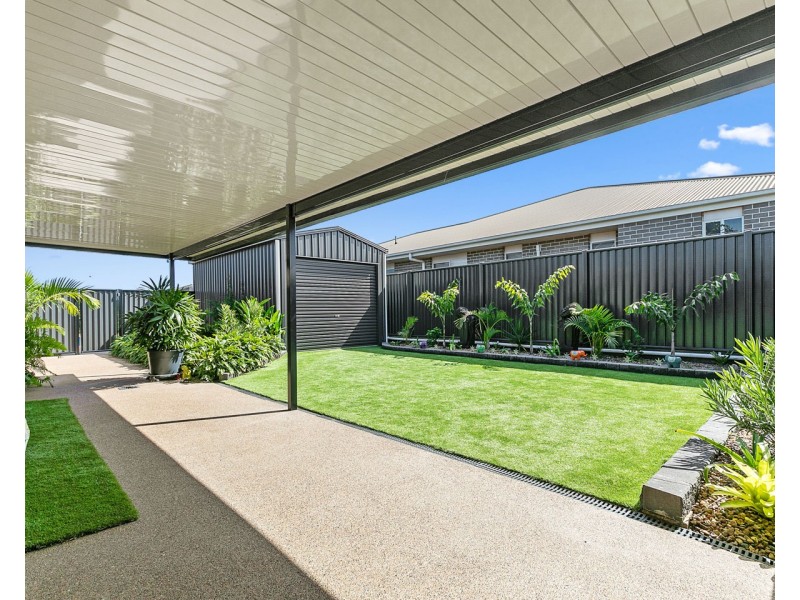 6 Blackpepper Avenue, Nikenbah QLD 4655