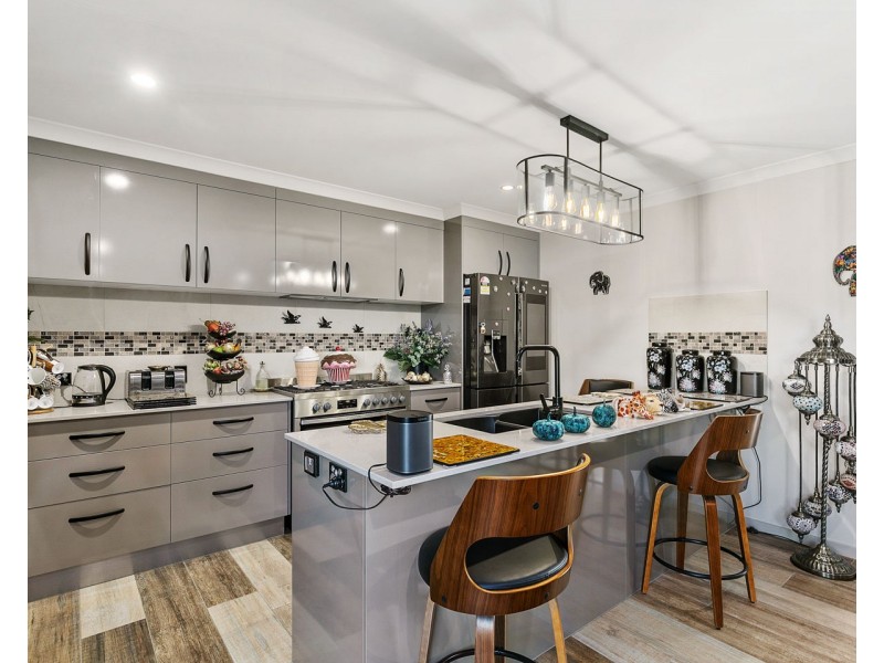 6 Blackpepper Avenue, Nikenbah QLD 4655