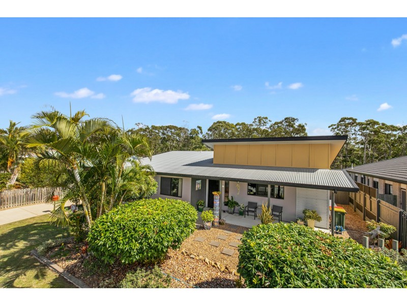 5 Lakeside Drive, Burrum Heads QLD 4659