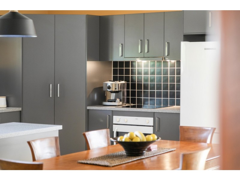 5 Lakeside Drive, Burrum Heads QLD 4659