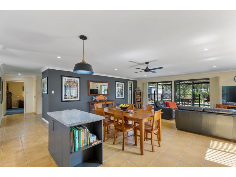 5 Lakeside Drive, Burrum Heads QLD 4659