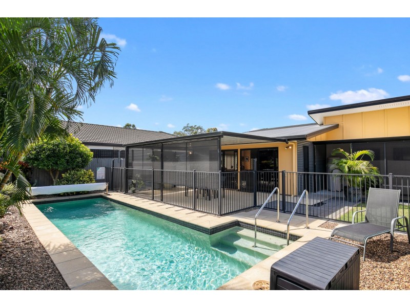 5 Lakeside Drive, Burrum Heads QLD 4659