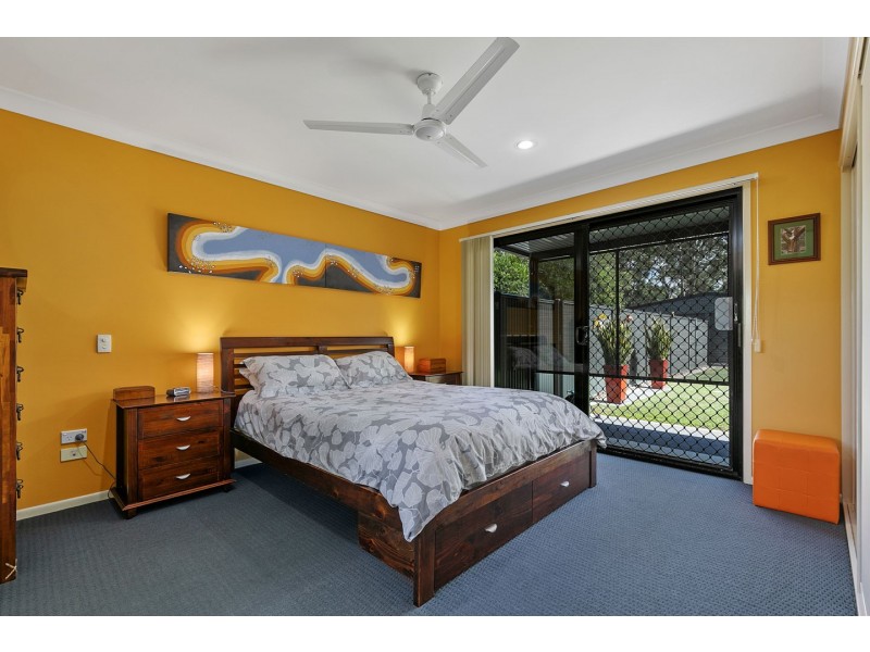 5 Lakeside Drive, Burrum Heads QLD 4659