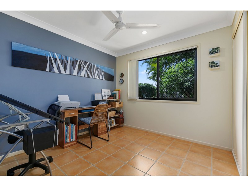 5 Lakeside Drive, Burrum Heads QLD 4659