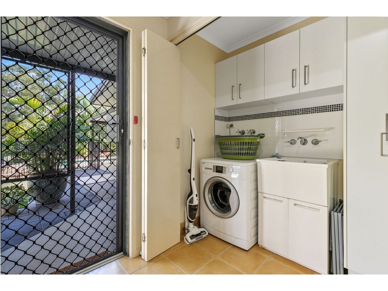 5 Lakeside Drive, Burrum Heads QLD 4659