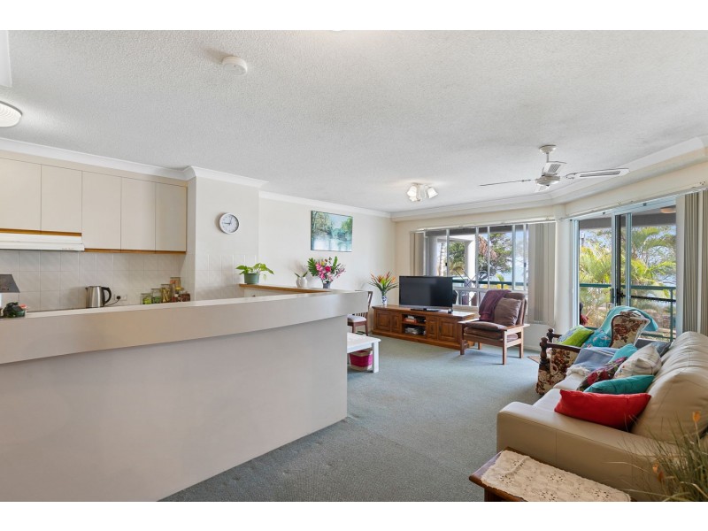 3/324 Esplanade, Scarness QLD 4655