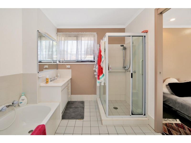 103 Hammond Street, Urangan QLD 4655