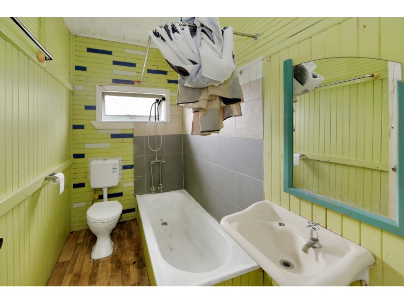 73 Dundas Street, Granville QLD 4650