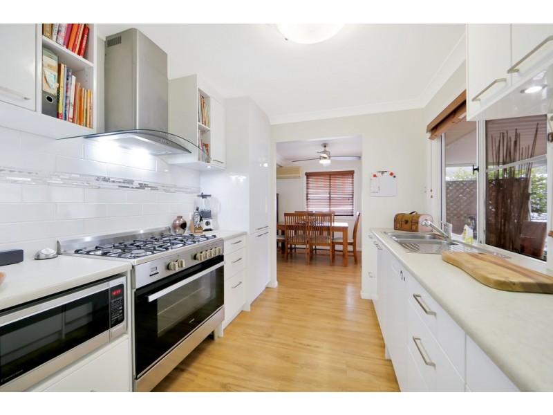 15 Mayfair Street, Point Vernon QLD 4655