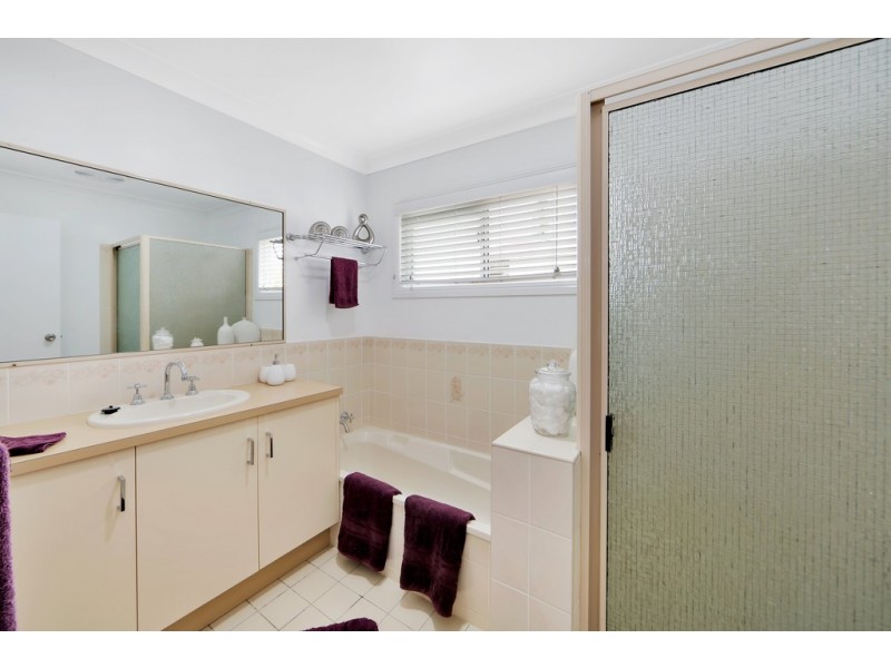 15 Mayfair Street, Point Vernon QLD 4655