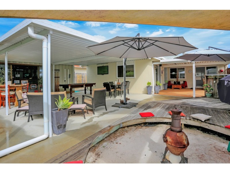 15 Mayfair Street, Point Vernon QLD 4655