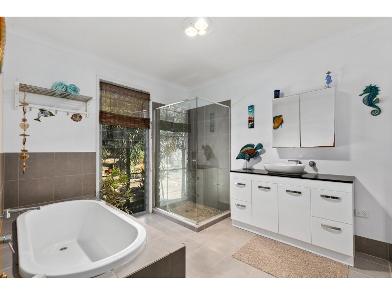 40 Dreamtime Avenue, Burrum Heads QLD 4659