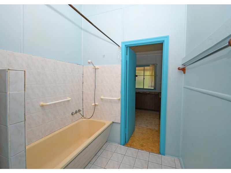 6 Maryborough Street, Granville QLD 4650