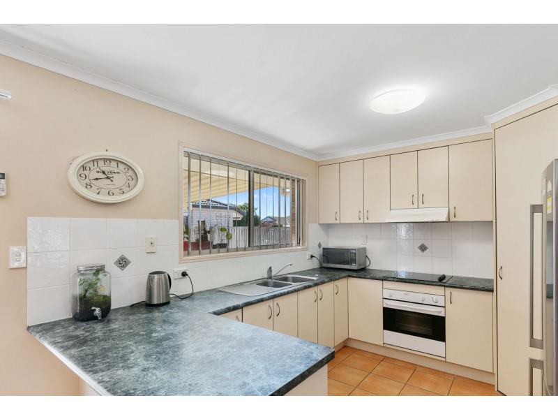 209 Dayman Street, Urangan QLD 4655