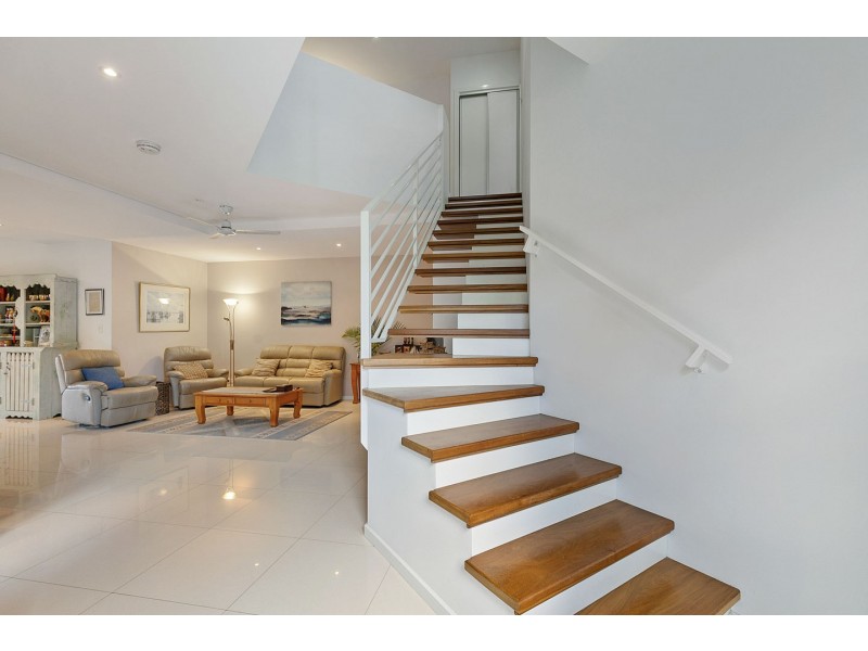 2/15 Jensen Drive, Urraween QLD 4655