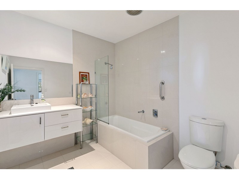 2/15 Jensen Drive, Urraween QLD 4655