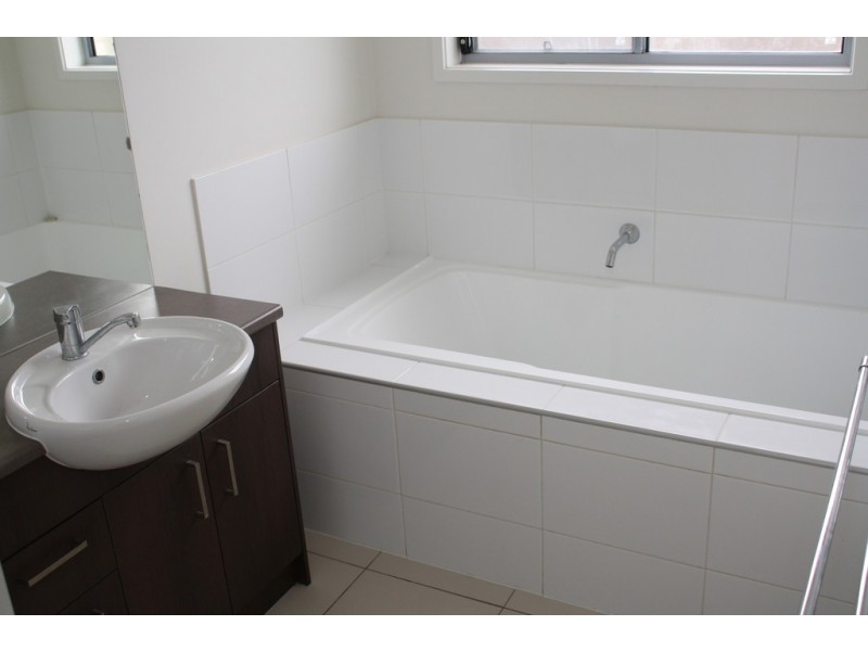 21 Lawson Road, Urraween QLD 4655