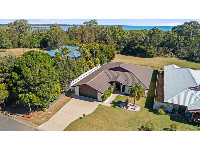 27 Oceanview Street, Point Vernon QLD 4655