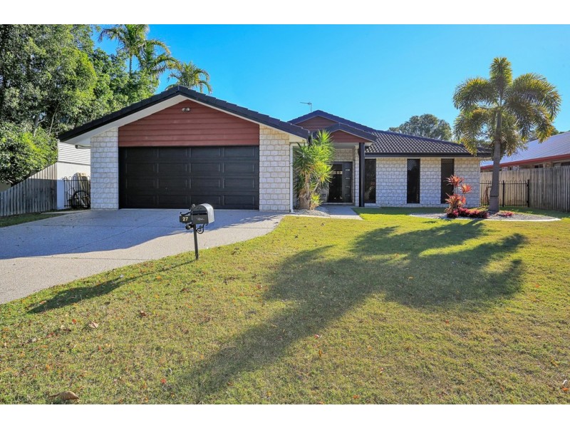27 Oceanview Street, Point Vernon QLD 4655